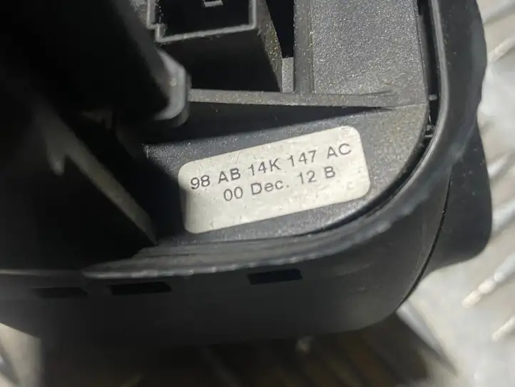 Ford Focus (2005 - 2008) 98AB14K147AC Мултифункционный включатель управления / ручка — фото 4