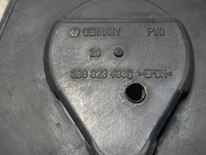 Volkswagen PASSAT B5.5 (2001 - 2005) 3B0823433C Прочие внешние детали — фото 4