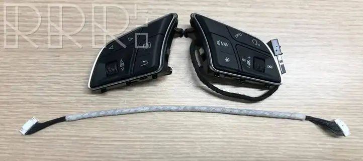 Audi RS3 (2015 - 2020) 81A951523A Кнопки на рулевом колесе — фото 1