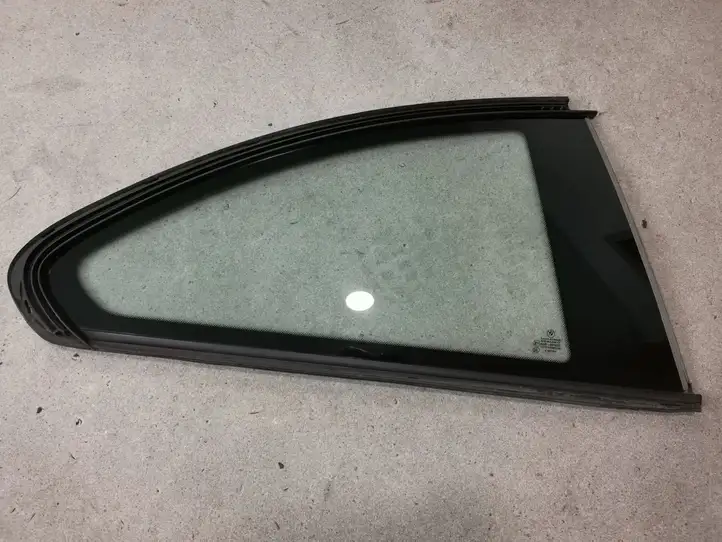 BMW 2 F22 F23 (2013 - 2017) 7294346 Заднее боковое стекло — фото 1