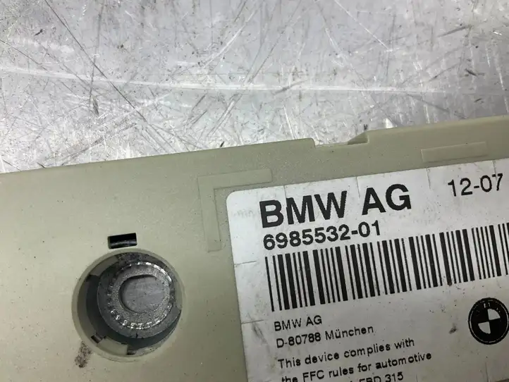 BMW 5 E60 E61 (2004 - 2010) 21367510 Усилитель антенны — фото 7