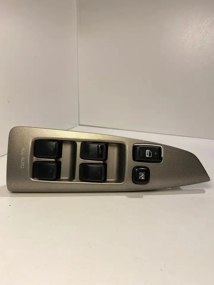 Toyota Avensis Verso (2001 - 2004) 8404013080 Блок кнопок стеклоподъемников — фото 1
