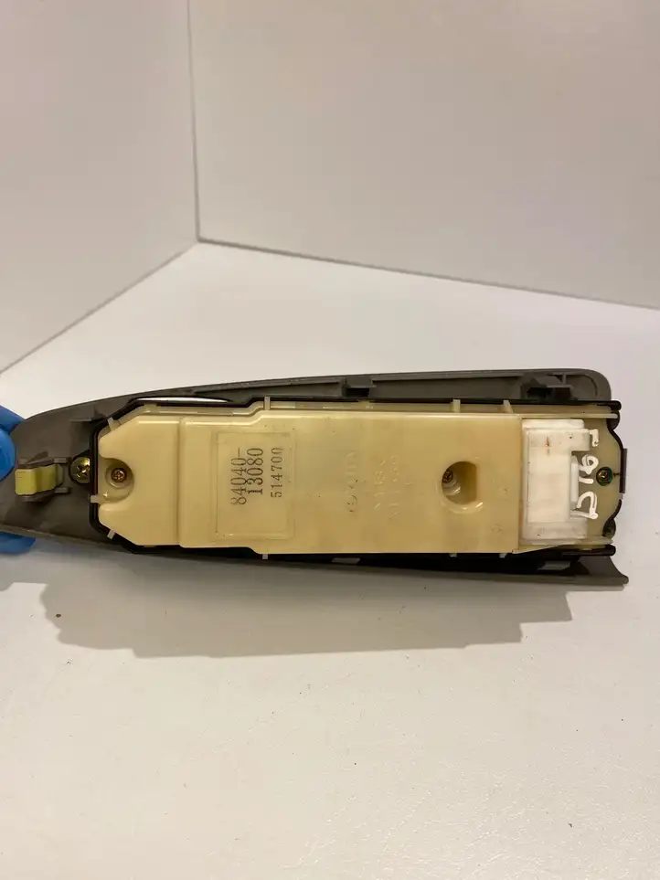 Toyota Avensis Verso (2001 - 2004) 8404013080 Блок кнопок стеклоподъемников — фото 3