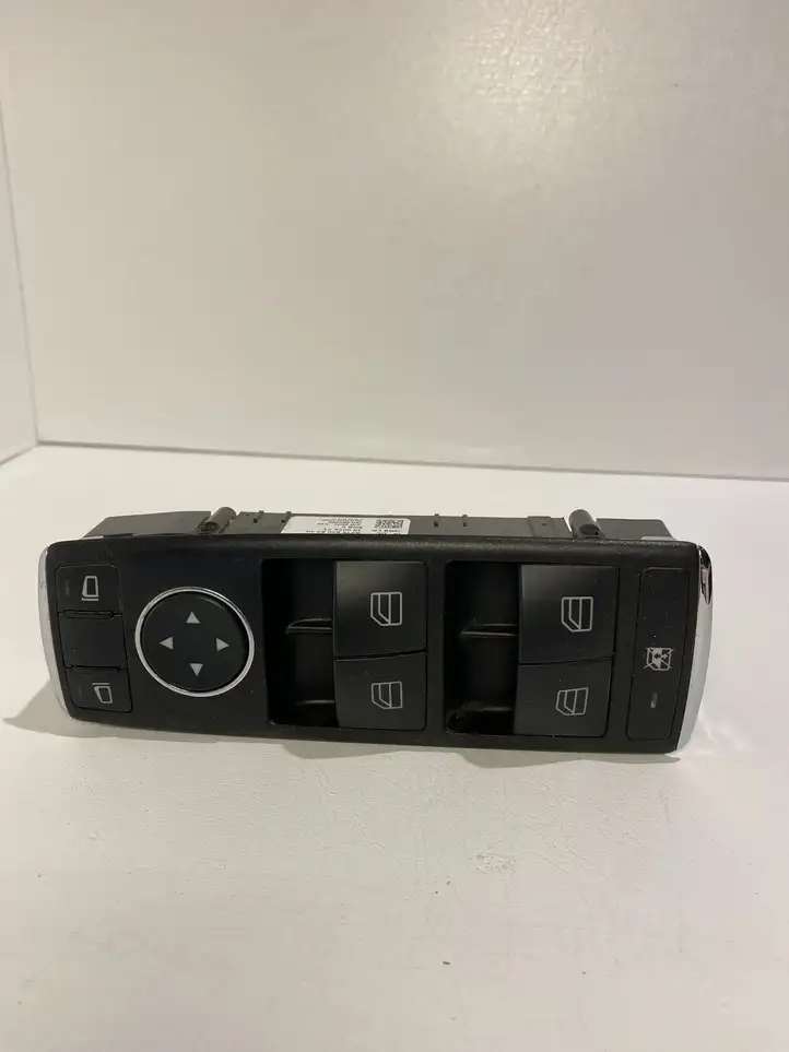 Mercedes-Benz C W204 (2007 - 2014) A2128208210 Блок кнопок стеклоподъемников — фото 1