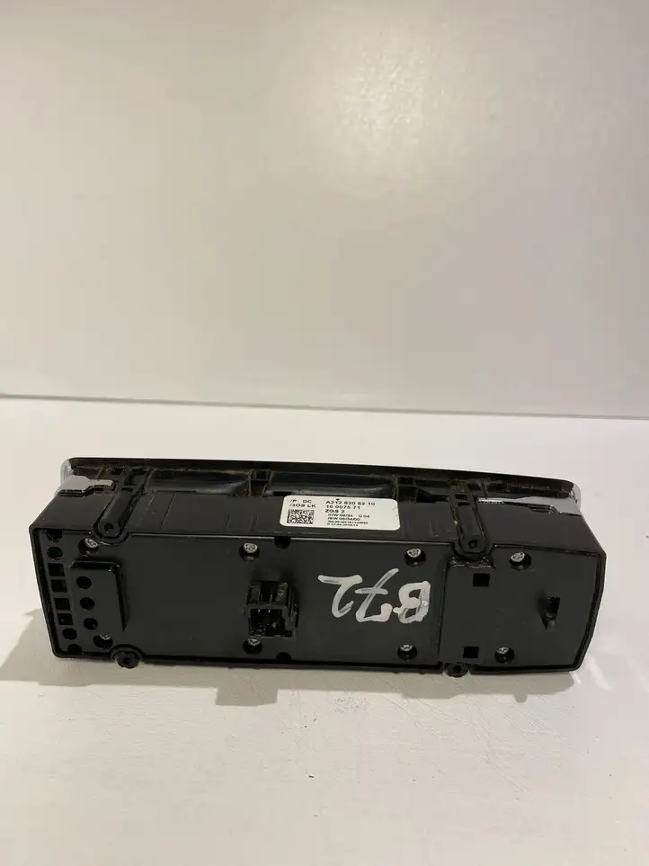 Mercedes-Benz C W204 (2007 - 2014) A2128208210 Блок кнопок стеклоподъемников — фото 2
