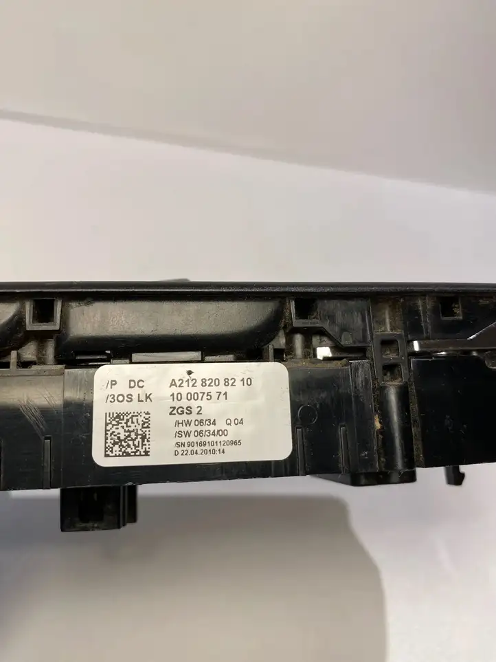 Mercedes-Benz C W204 (2007 - 2014) A2128208210 Блок кнопок стеклоподъемников — фото 4