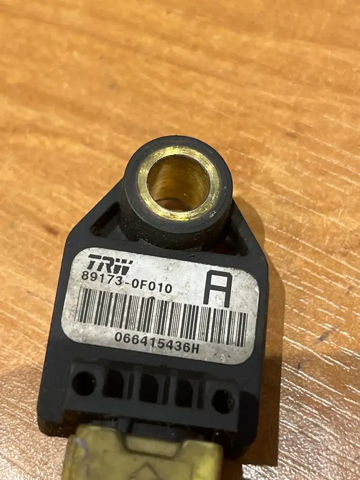 Toyota Corolla Verso AR10 (2004 - 2009) 891730F010 Датчик удара SRS — фото 2