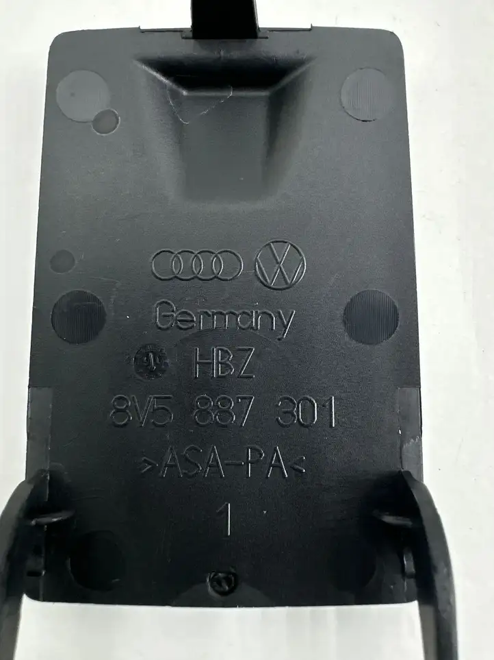 Audi A5 (2016 - ) 8V5887301 Прочие детали салона — фото 3
