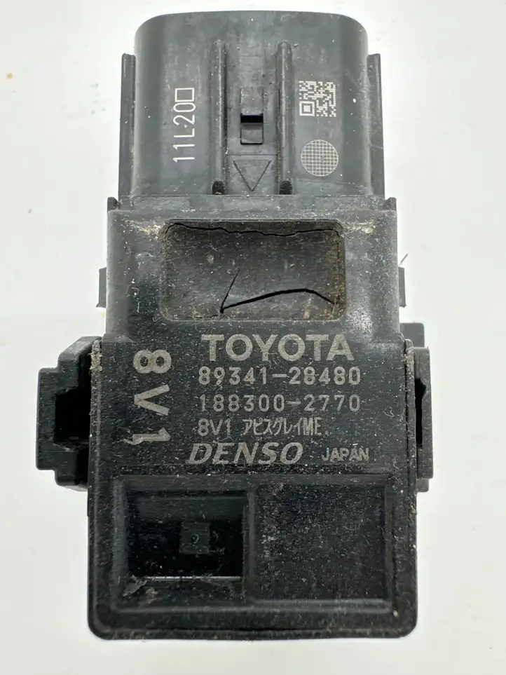 Toyota Prius (XW30) (2009 - 2015) 8934128480 Датчик парковки — фото 3