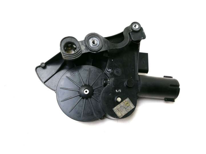 Audi A8 (2005 - 2007)  4E0910853 Притягиватель задней крышки