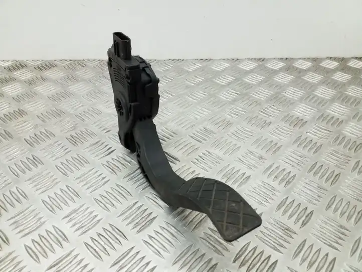 Audi A4 S4 B8 8K (2011 - 2015) 8K1723523A Педаль акселератора — фото 1