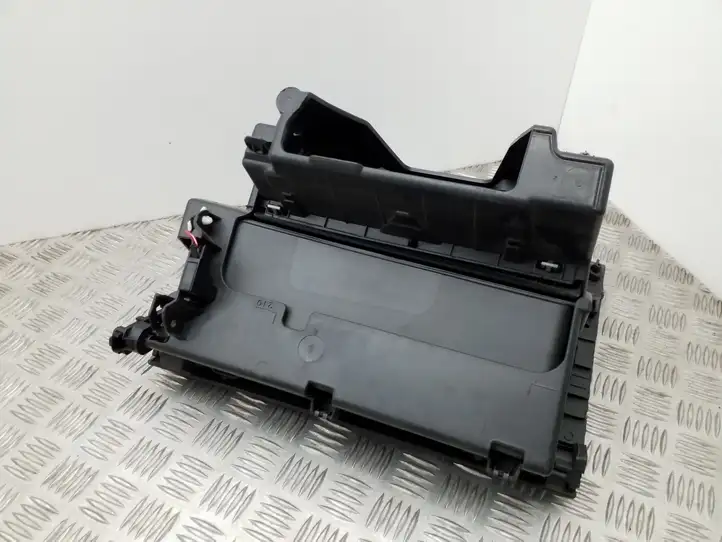 Seat Leon (5F) (2012 - 2019) 5F1857095G Бардачок в сборе — фото 6