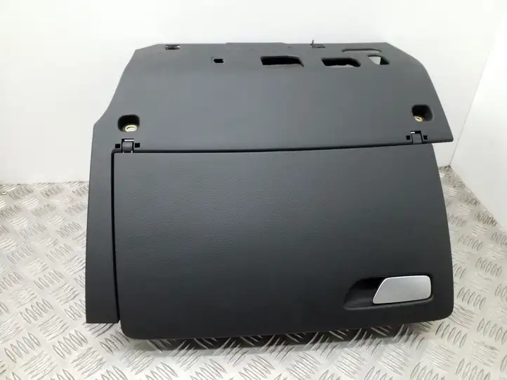 Audi A3/S3 8V (2012 - 2016) 8V1857035B Бардачок в сборе — фото 2