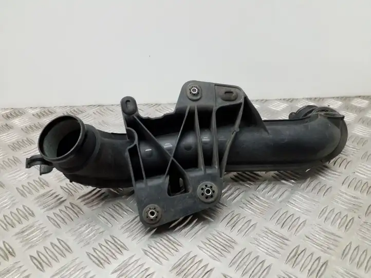 Audi A4 S4 B8 8K (2007 - 2011) 8K0145673AE Детали воздухозаборника — фото 4