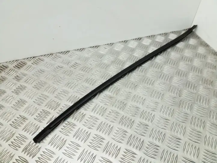 Volkswagen PASSAT B7 (2011 - 2014) 3C0854327B Накладка стоек лобового стекла — фото 4