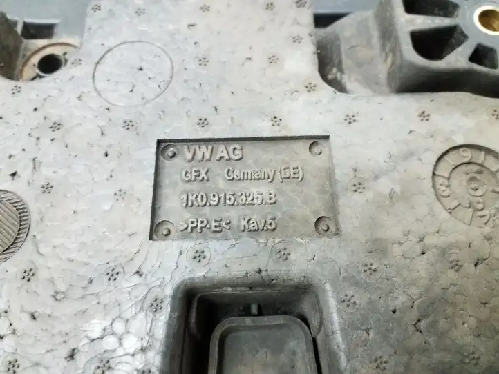 Volkswagen PASSAT B7 (2011 - 2014) 1K0915333H Площадка аккумулятора — фото 8