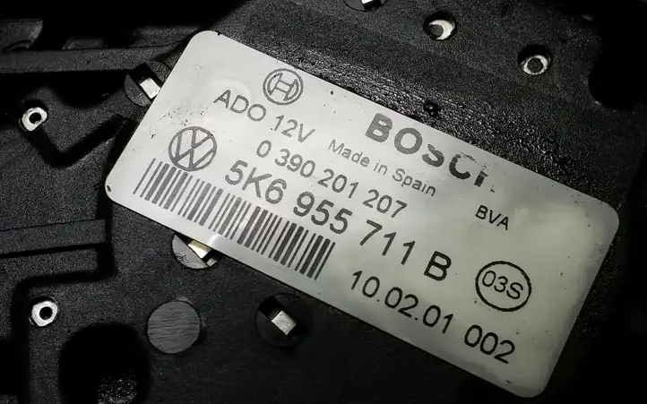 Volkswagen Golf Plus (2008 - 2014) 5K6955711B Двигатель стеклоочистителя заднего стекла — фото 5