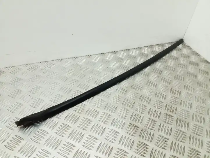 Volkswagen Golf VI (2009 - 2013) 5K0854319 Накладка стоек лобового стекла — фото 1