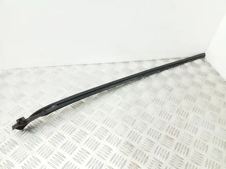 Volkswagen Golf VI (2009 - 2013) 5K0854319 Накладка стоек лобового стекла — фото 2