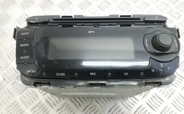 Seat Leon (1P) (2005 - 2012) 1P0035153B Магнитола / мультимедийная система — фото 3