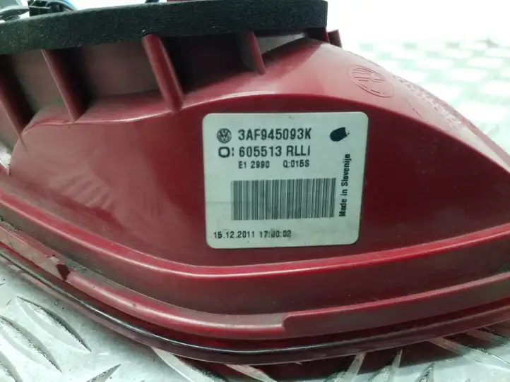 Volkswagen PASSAT B7 (2011 - 2014) 3AF945093K Задний фонарь в крышке багажника — фото 5