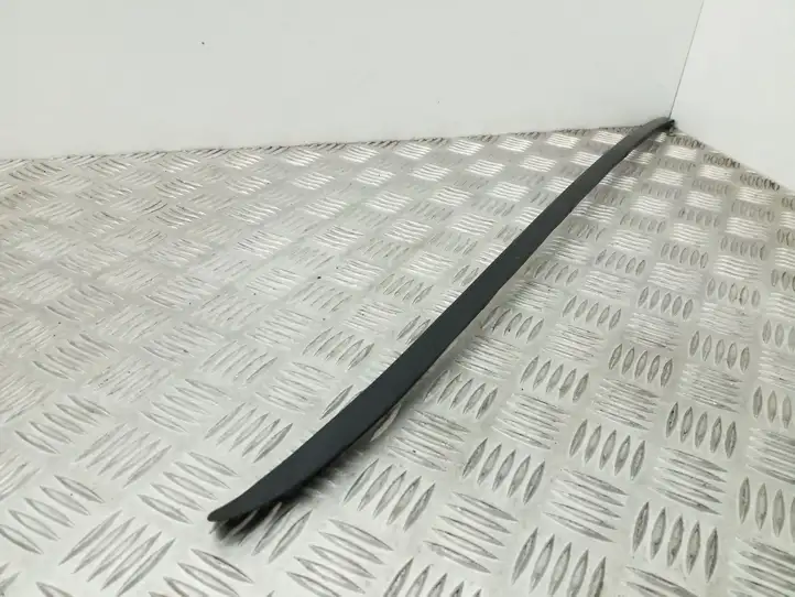 Volkswagen PASSAT B7 (2011 - 2014) 3C0854327B Накладка стоек лобового стекла — фото 2