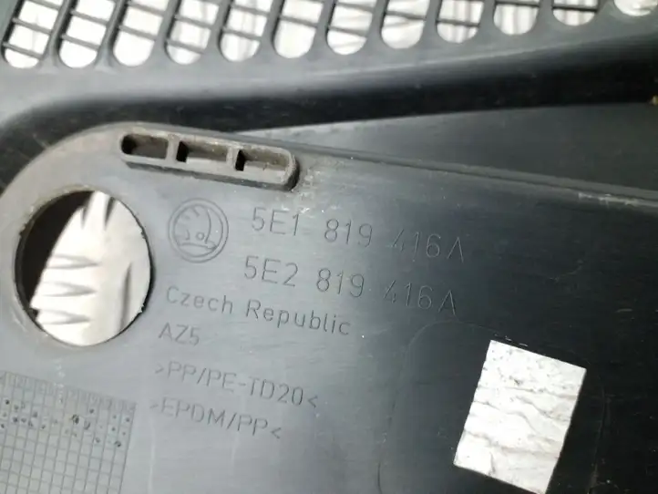 Skoda Octavia Mk3 (5E) (2013 - 2019) 5E1819416A Жабо стеклоочистителей — фото 5