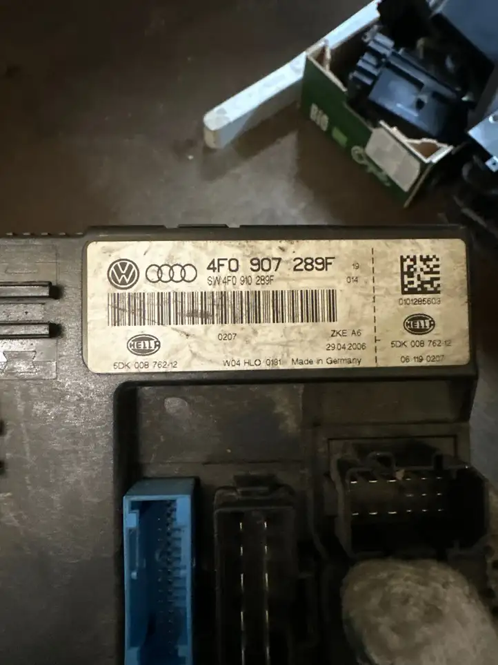 Audi A6 S6 C6 4F (2004 - 2008) 4F0907289F Модуль комфорта — фото 2