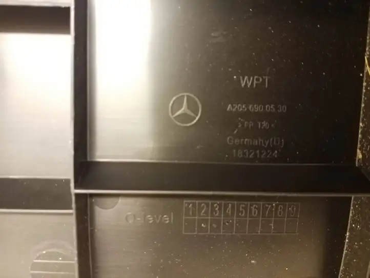 Mercedes-Benz C W205 (2014 - 2021) A2056900530 Прочая отделка багажника — фото 2