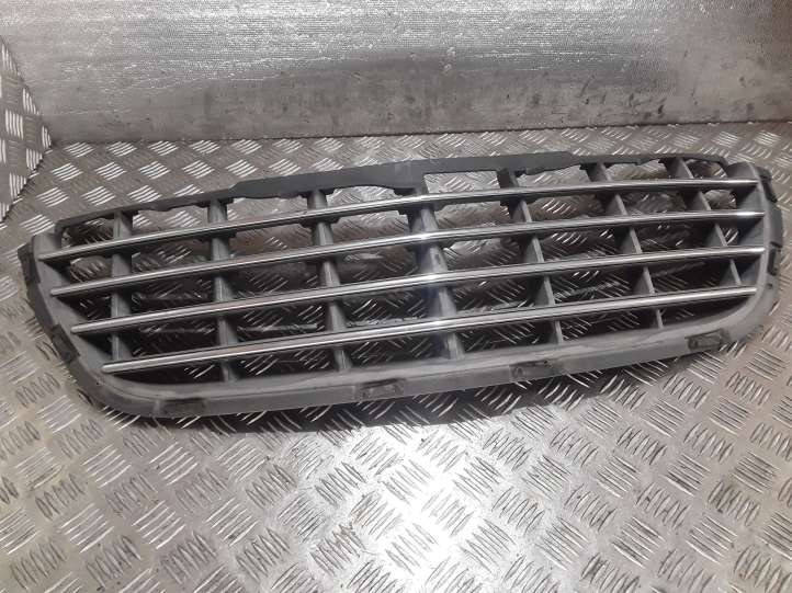 04857626AA Chrysler Pacifica Grotelės viršutinės