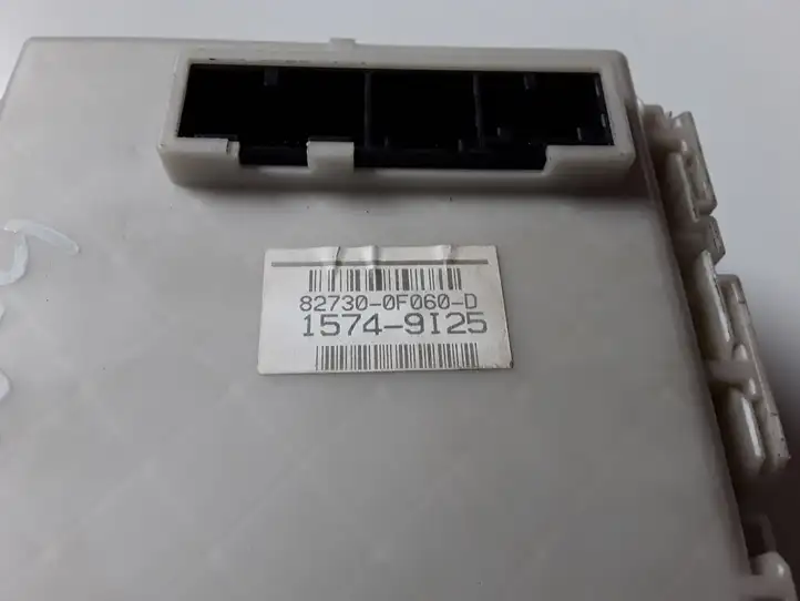 Toyota Verso (2009 - 2012) 827300F060 Модуль комфорта — фото 2