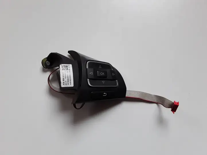 Volkswagen PASSAT B6 (2005 - 2010) 3C8959538F Кнопки на рулевом колесе — фото 1
