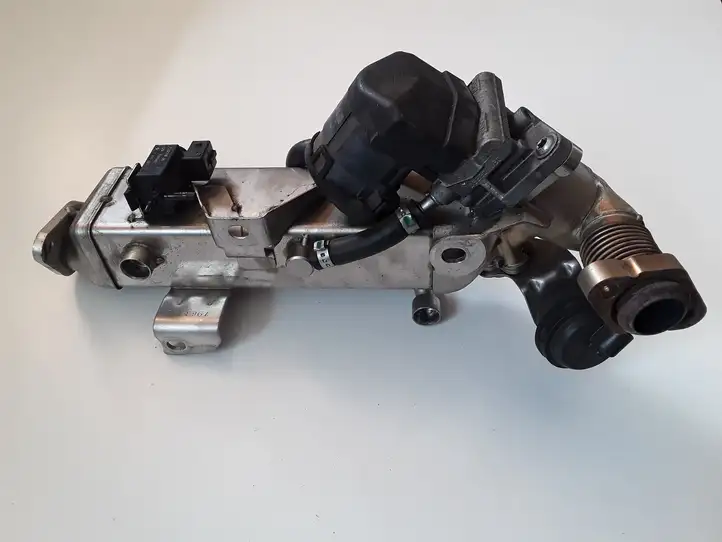 BMW 3 F30 F35 F31 (2012 - 2018) 7810751 Охладитель клапана EGR — фото 2