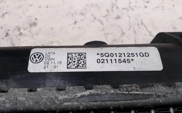 Volkswagen PASSAT B8 (2015 - ) 5Q0121251GD Радиатор охлаждающей жидкости двигателя — фото 2