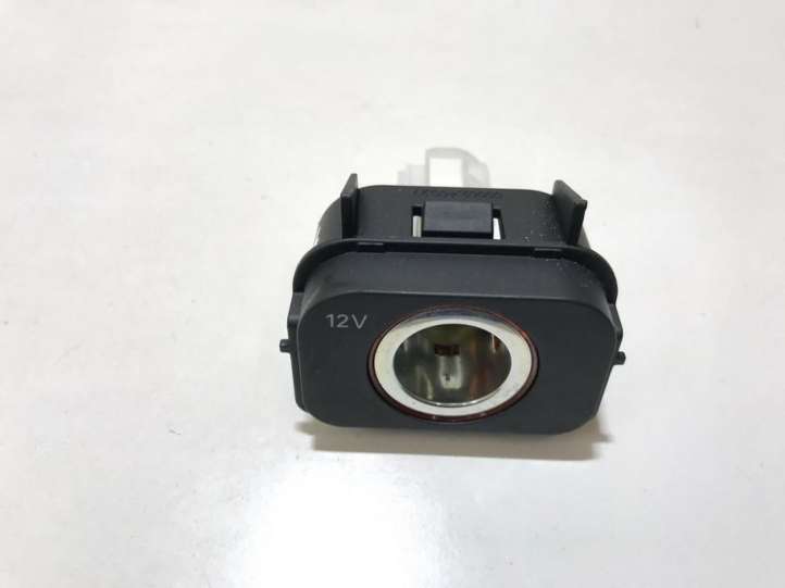 Audi A5 (2007 - 2011)  8k0919565 Прикуриватель