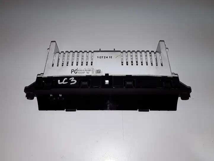 Toyota Land Cruiser (J120) (2002 - 2009) 8391060180 Автомобильные часы — фото 1