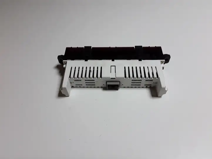 Toyota Land Cruiser (J120) (2002 - 2009) 8391060180 Автомобильные часы — фото 2