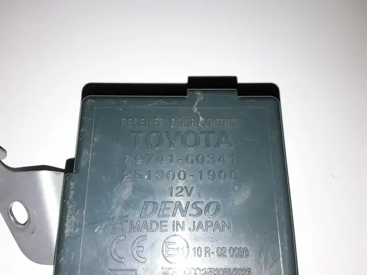 Toyota Land Cruiser (J120) (2002 - 2009) 8974160341 Блок управления дверью — фото 3
