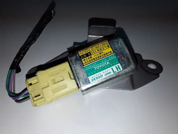 Toyota Land Cruiser (J120) (2002 - 2009) 8983060020 Датчик удара SRS — фото 3