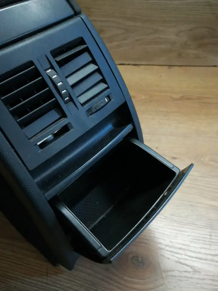 Skoda Octavia Mk2 (1Z) (2004 - 2013)  320010111363501 Другая деталь салона