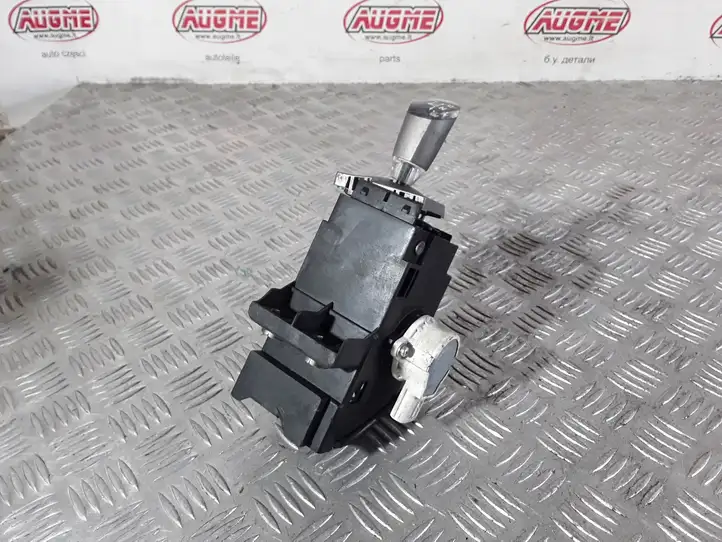 Toyota Prius (XW20) (2003 - 2009)   Рычаг переключения передач