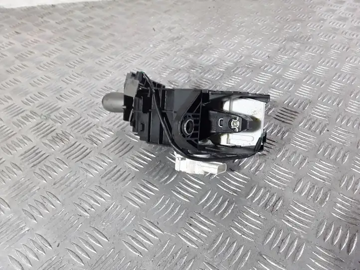 Toyota Prius (XW20) (2003 - 2009)   Рычаг переключения передач