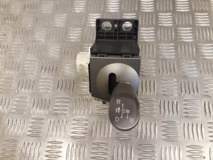 Toyota Prius (XW20) (2003 - 2009)  8945147030 Механизм переключения передач (кулиса) (в салоне)