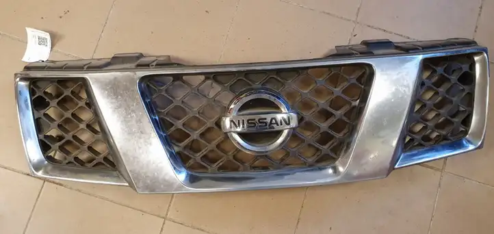 Nissan Pathfinder R51 (2005 - 2012) Верхняя решетка радиатора — фото 1