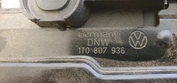 Volkswagen Caddy (2004 - 2010) 1T0807936 Кронштейн переднего бампера — фото 3