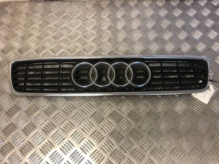 Audi A4 S4 B5 8D (1999 - 2001) 8D0853651 Верхняя решетка радиатора — фото 1