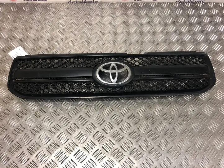 Toyota RAV 4 (XA20) (2000 - 2005) 0842342150 Верхняя решетка радиатора — фото 1