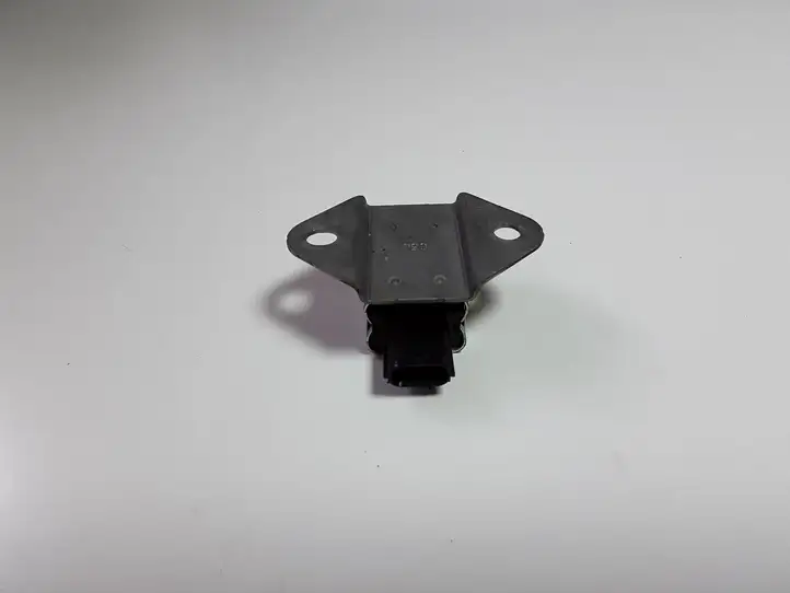 Toyota Land Cruiser (J120) (2002 - 2009) 8983360010 Датчик удара SRS — фото 2