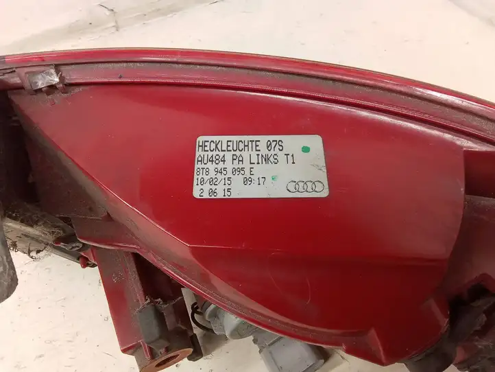 Audi A5 8T 8F (2011 - 2016) 8T0945095E Задний фонарь в кузове — фото 4