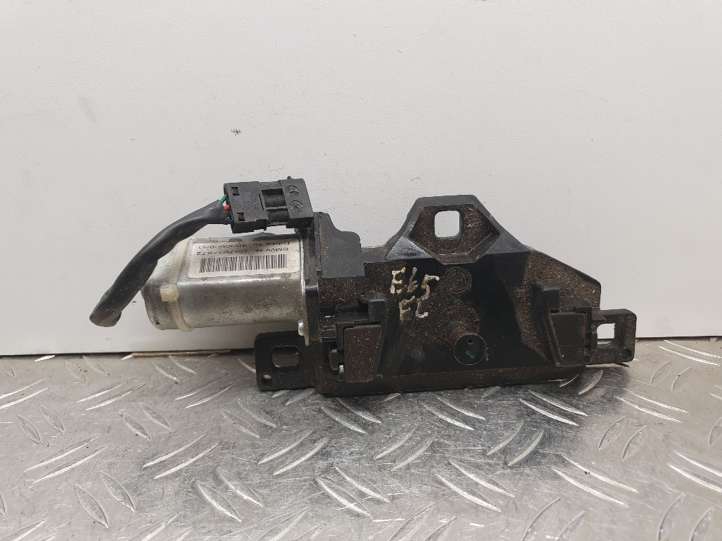 BMW 7 E65 E66 (2001 - 2008)  489050880 Притягиватель задней крышки